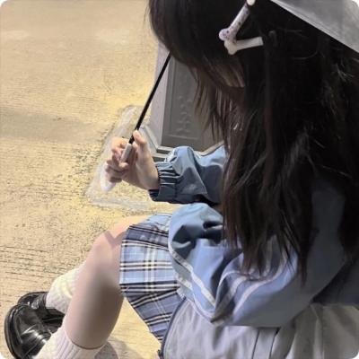 少女嬉春